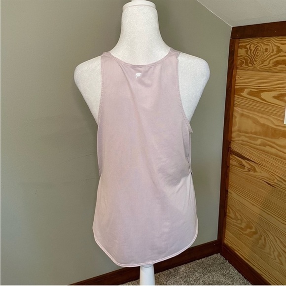 Fabletics Lavender Split Hem Sleeveless Lightweight Activewear Workout Tank Top - Picture 3 of 7
